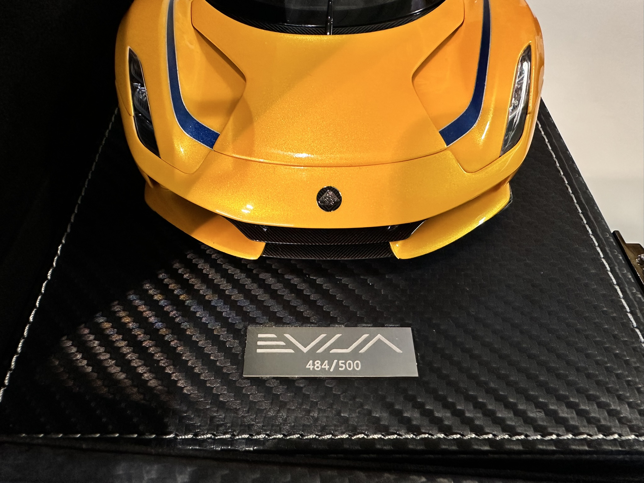 Evija Limited Edition Yellow Scale 1:18 - Image 2
